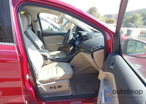 2015 Ford Escape Titanium z USA, uszkodzony, nr VIN 1FMCU9JX7FUA28750